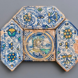 Vier majolica tegels uit de kapel van Fère-en-Tardenois, atelier Guido Andries, Antwerpen, ca. 1530